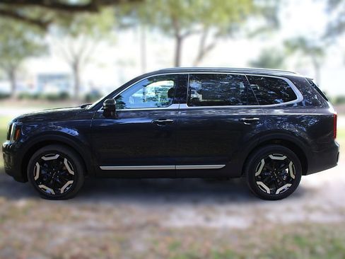 New 2025 Kia Telluride S image 16
