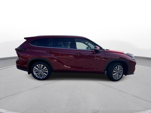 Used 2026 Toyota Highlander Platinum AWD/4WD image 5