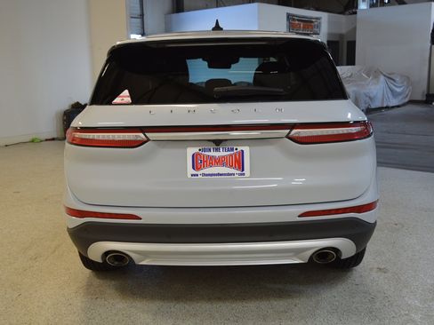 Used 2025 Lincoln Corsair Reserve AWD/4WD image 4