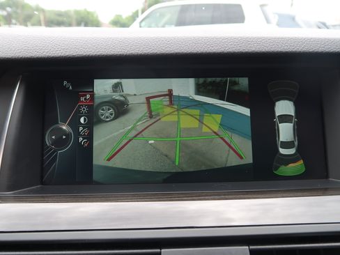 Used 2014 BMW 550i Sedan RWD image 17
