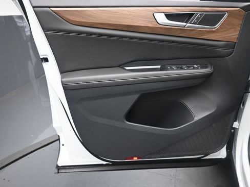 New 2026 Volkswagen Atlas SE FWD image 16