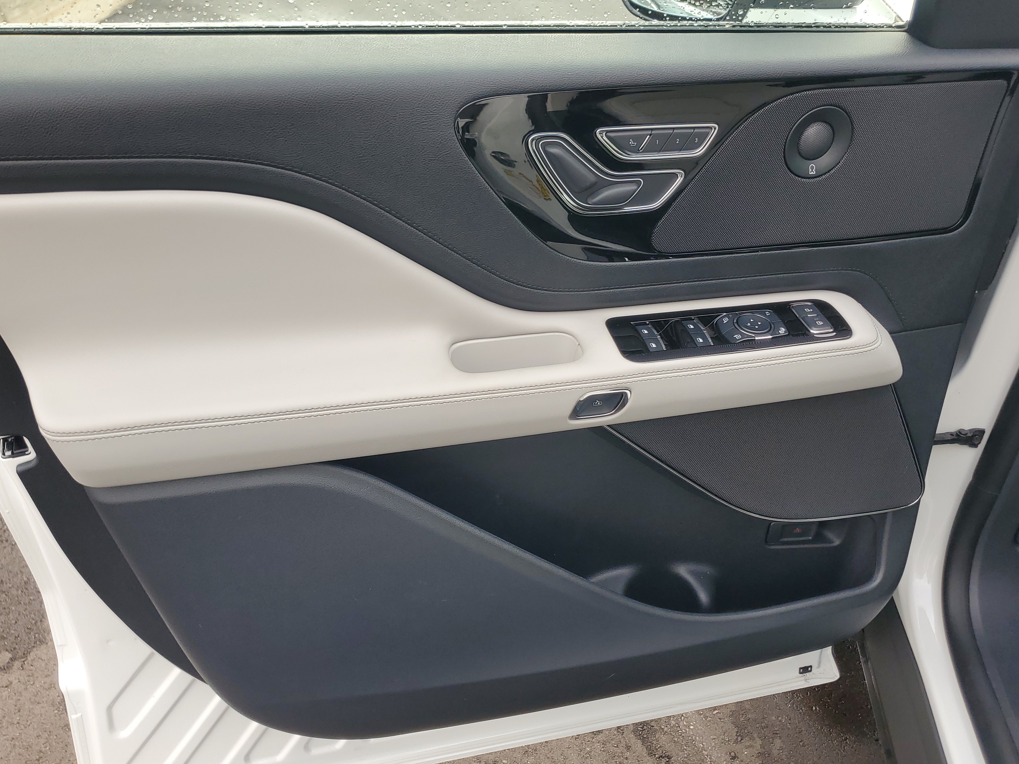 New 2026 Lincoln Aviator Reserve AWD/4WD image 8