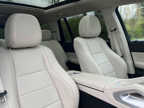 Used 2022 Mercedes-Benz GLS 450 4MATIC image 37