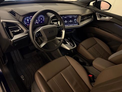 Used 2023 Audi Q4 e-tron Premium w/ Convenience Package RWD image 4