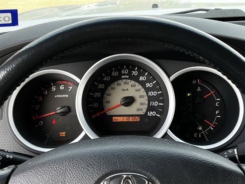 Used 2011 Toyota Tacoma 4x4 Double Cab image 12