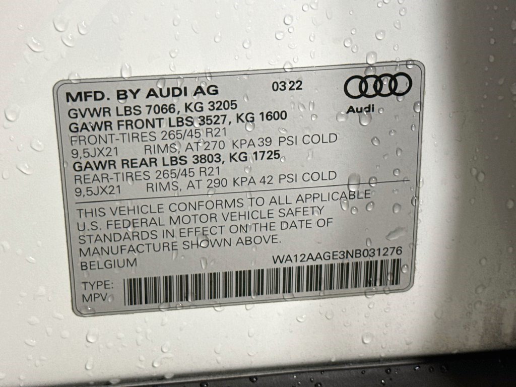 Used 2022 Audi e-tron Premium Plus w/ Premium Plus Package AWD/4WD image 39