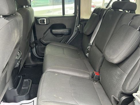Used 2023 Jeep Wrangler Unlimited w/ Cold Weather Group AWD/4WD image 8