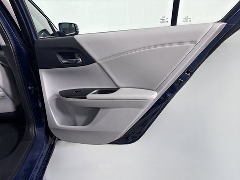 Used 2016 Honda Accord EX image 26