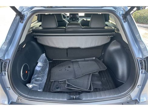 Used 2024 Toyota Corolla Cross XLE w/ Convenience Package image 17