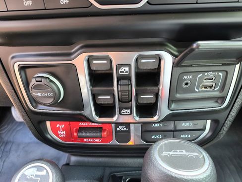 Used 2021 Jeep Gladiator Mojave AWD/4WD image 22