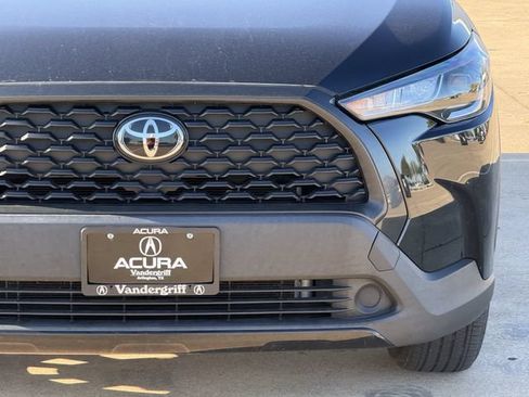 Used 2023 Toyota Corolla Cross LE AWD/4WD image 8