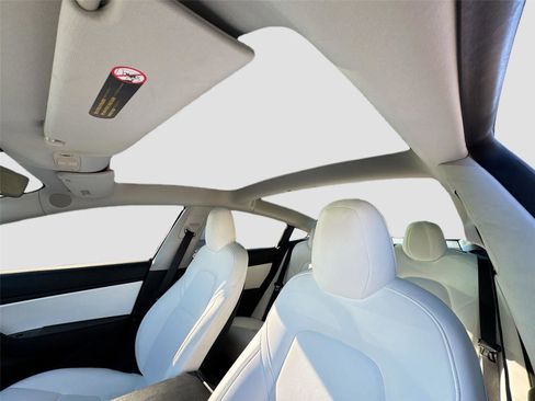 Used 2019 Tesla Model 3 Long Range image 19