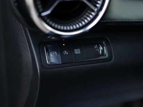 Used 2025 Chevrolet Equinox LT w/ Safety and Technology Package image 10