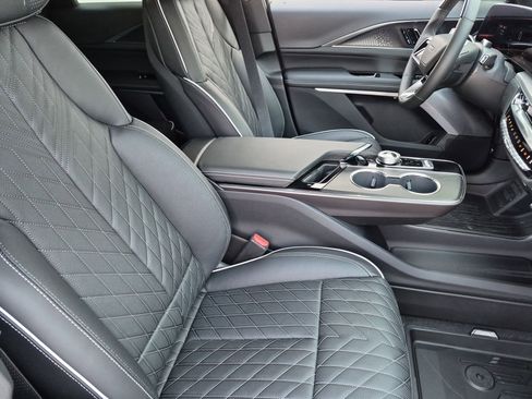 New 2026 Cadillac Lyriq V w/ Exterior Carbon Fiber Package AWD/4WD image 34