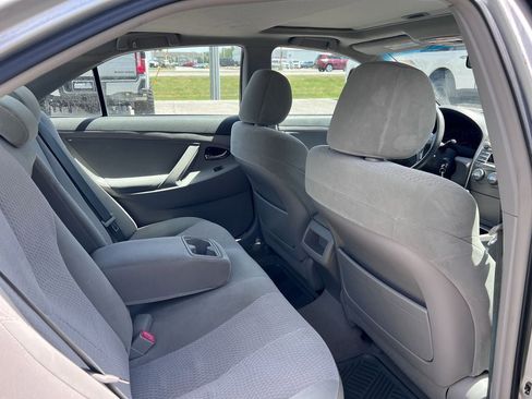 Used 2010 Toyota Camry LE FWD image 16