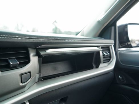 Used 2024 Ford Expedition Max XLT image 30