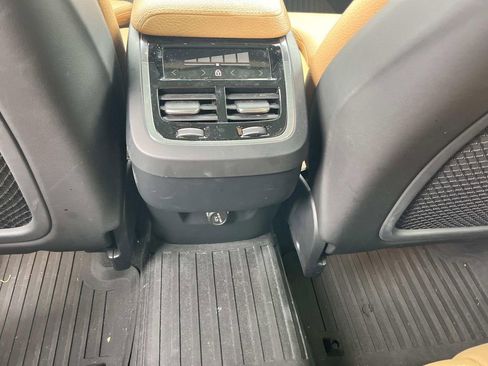 Used 2019 Volvo XC60 T5 Inscription w/ Protection Package Premier image 17