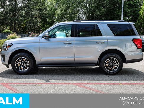 Used 2024 Ford Expedition XLT RWD image 9