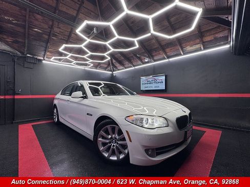 Used 2012 BMW 528i Sedan RWD image 1