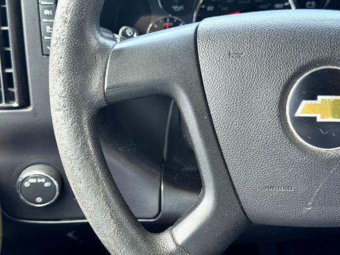 Used 2021 Chevrolet Express 2500 image 23