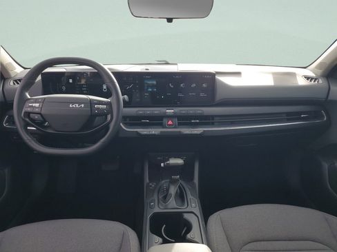 Used 2025 Kia K4 EX image 14