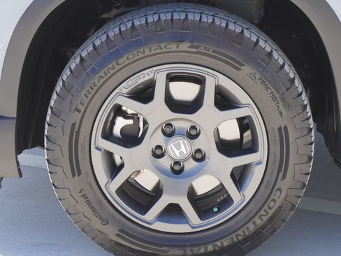 Used 2023 Honda Pilot TrailSport image 4