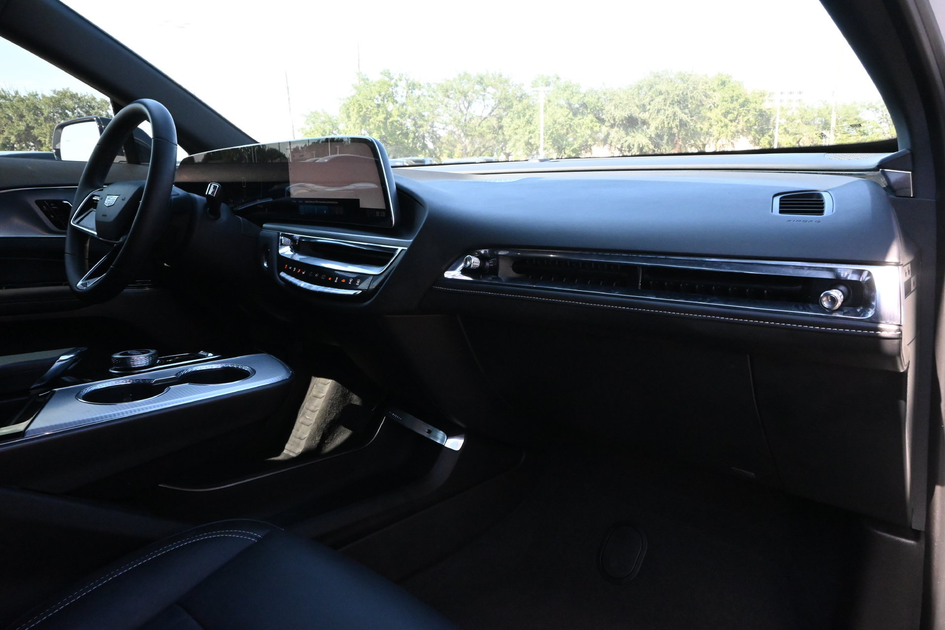 Used 2024 Cadillac Lyriq Tech RWD image 24
