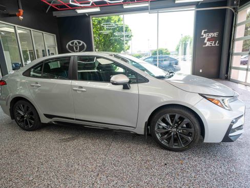Used 2024 Toyota Corolla SE FWD image 5