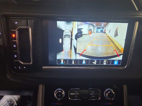 Used 2024 GMC Yukon XL Denali image 19