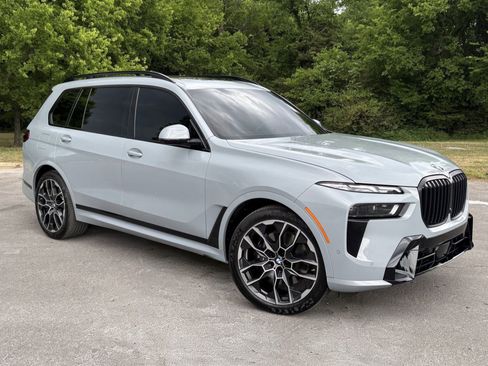 Used 2025 BMW X7 xDrive40i w/ M Sport Package AWD/4WD image 1