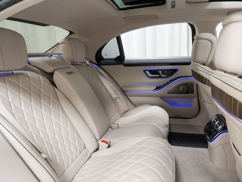 Certified 2023 Mercedes-Benz S 500 4MATIC image 24