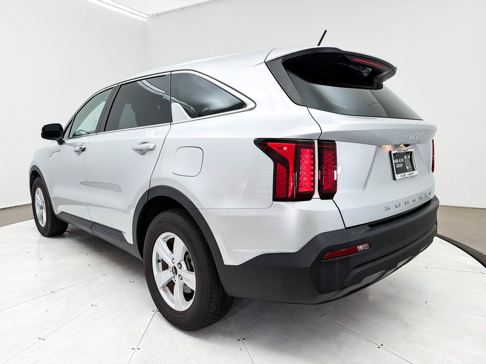 Used 2022 Kia Sorento LX FWD image 10