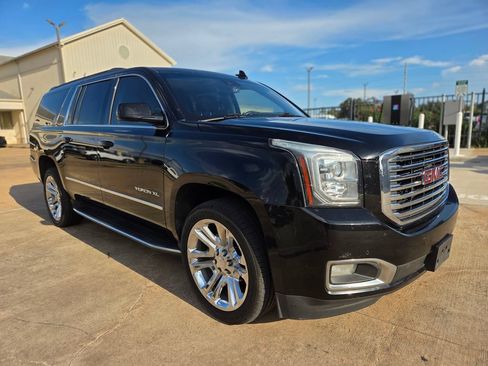 Used 2018 GMC Yukon XL SLT w/ Premium Edition AWD/4WD image 3