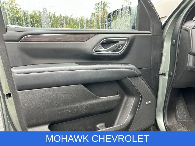 Used 2023 Chevrolet Tahoe Z71 w/ Z71 Off-Road Package AWD/4WD image 31