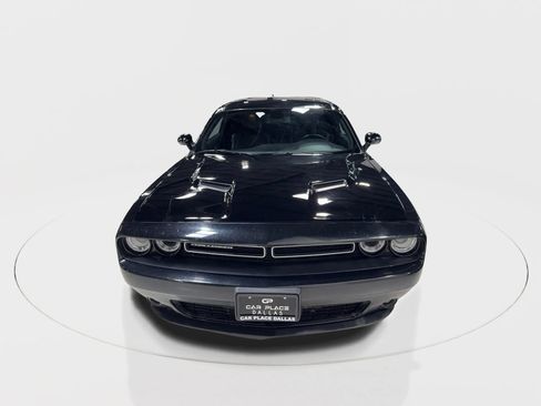 Used 2018 Dodge Challenger SXT Plus image 4