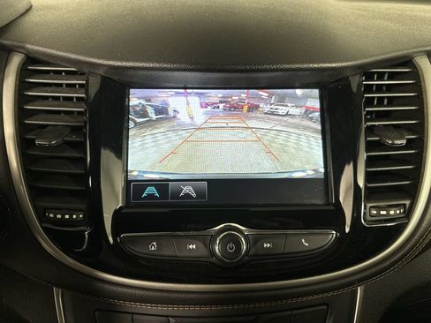Used 2017 Chevrolet Trax LT w/ LT Convenience Package AWD/4WD image 17