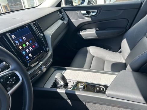 Certified 2025 Volvo XC60 B5 Plus AWD/4WD image 19