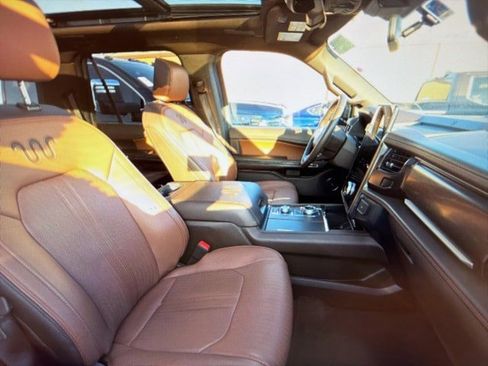 Used 2022 Ford Expedition Max King Ranch image 12