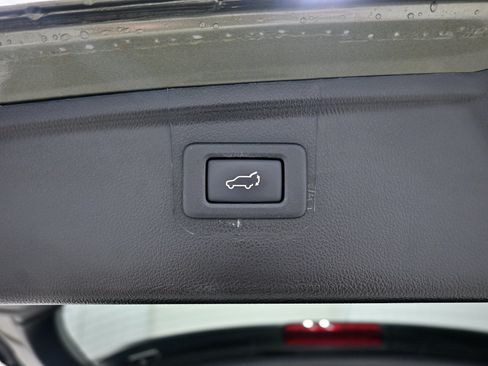 Used 2018 Subaru Outback 3.6R Touring w/ Popular Package #3 AWD/4WD image 35