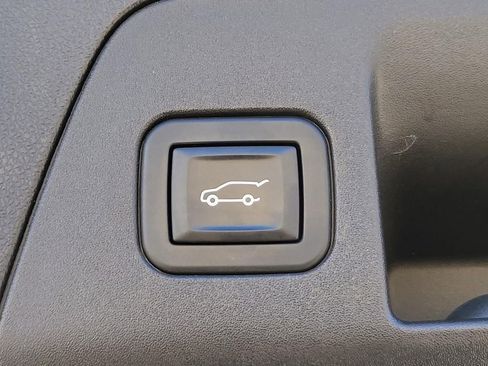 Used 2023 Buick Envision Essence w/ Technology Package I image 18