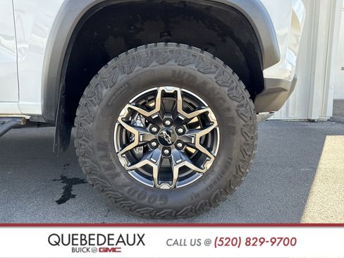 Used 2024 Chevrolet Colorado ZR2 w/ Technology Package image 45