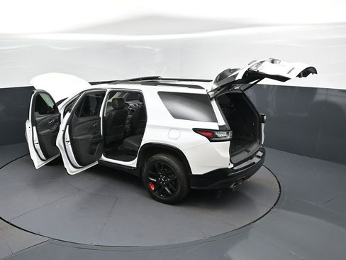 Used 2021 Chevrolet Traverse Premier w/ Redline Edition FWD image 43