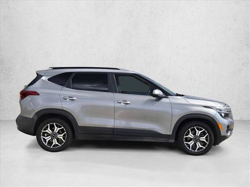 Used 2022 Kia Seltos EX AWD/4WD image 4