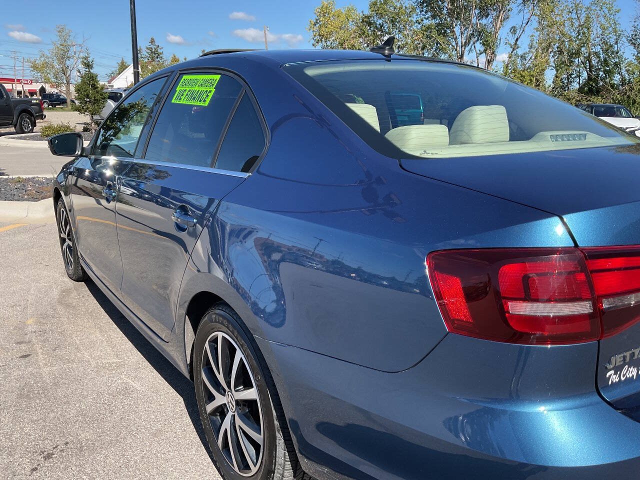 Used 2017 Volkswagen Jetta SE FWD image 5