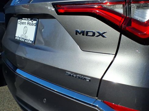 Certified 2024 Acura MDX SH-AWD w/ Technology Package image 7