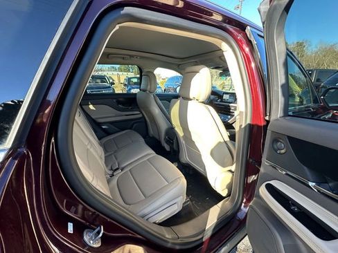 Used 2020 Lincoln Corsair Reserve image 17