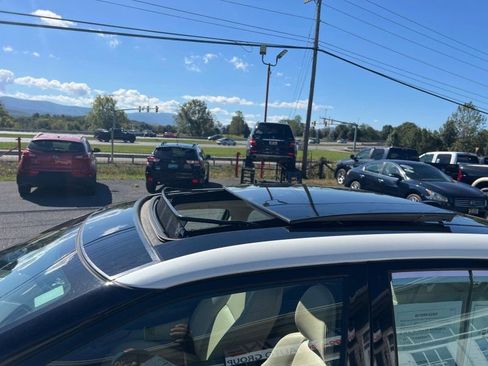 Used 2019 Nissan Maxima 3.5 SL w/ Floor Mat Group image 4