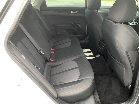 Used 2022 Kia K5 LX FWD image 28