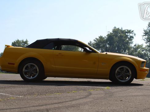 Used 2006 Ford Mustang GT RWD image 20