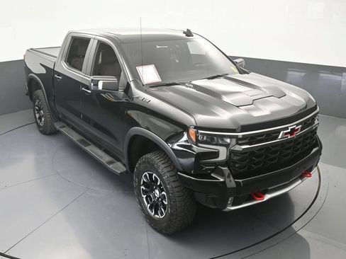 Used 2025 Chevrolet Silverado 1500 ZR2 w/ Technology Package AWD/4WD image 66